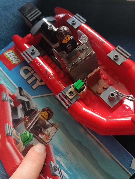 LEGO CITI 60129 łódź policyjna + ponton złodziei