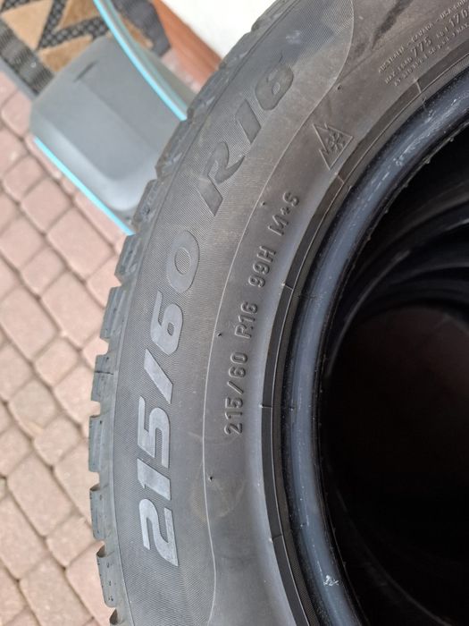 Pirelli SottoZero 3 215/60/16