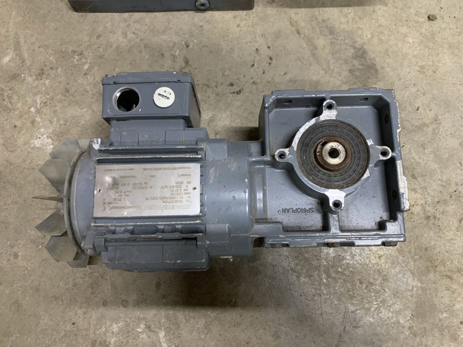 Продам 2 мотори SEW з редуктором з Німеччини