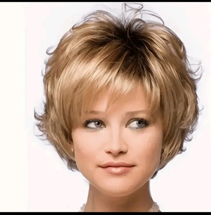 Peruka Pixie krótką jasny braz nr . 7