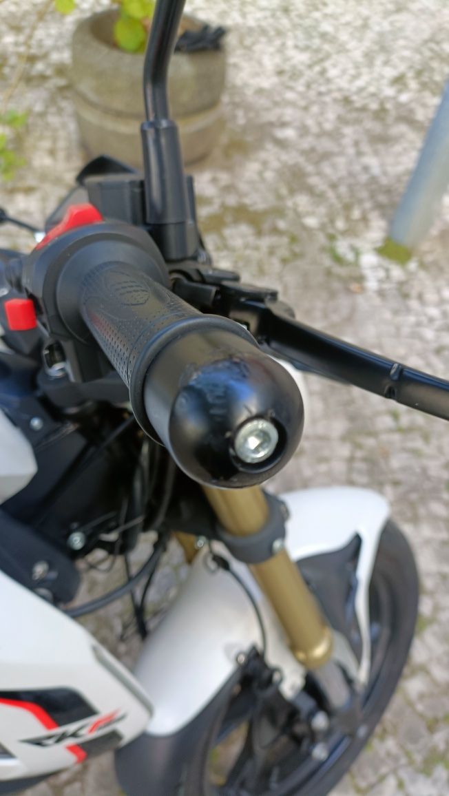 Keeway RKF 125cc 2023 | 4.000 km | Extras e brindes incluídos