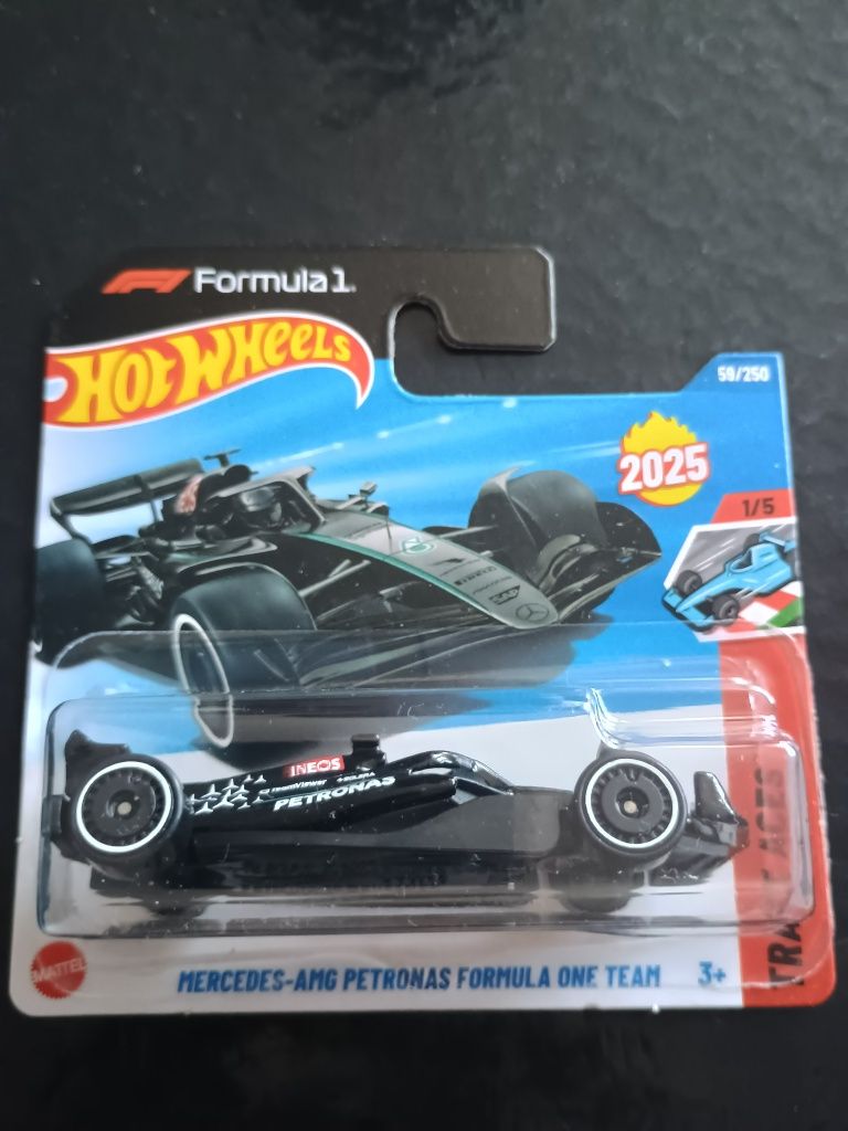 Mercedes AMG Pertonas F1