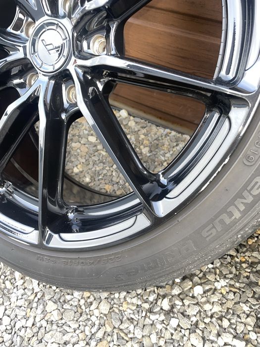 Felgi Japan Racing JR37 18x8j 5x114,3 ET45 225/40