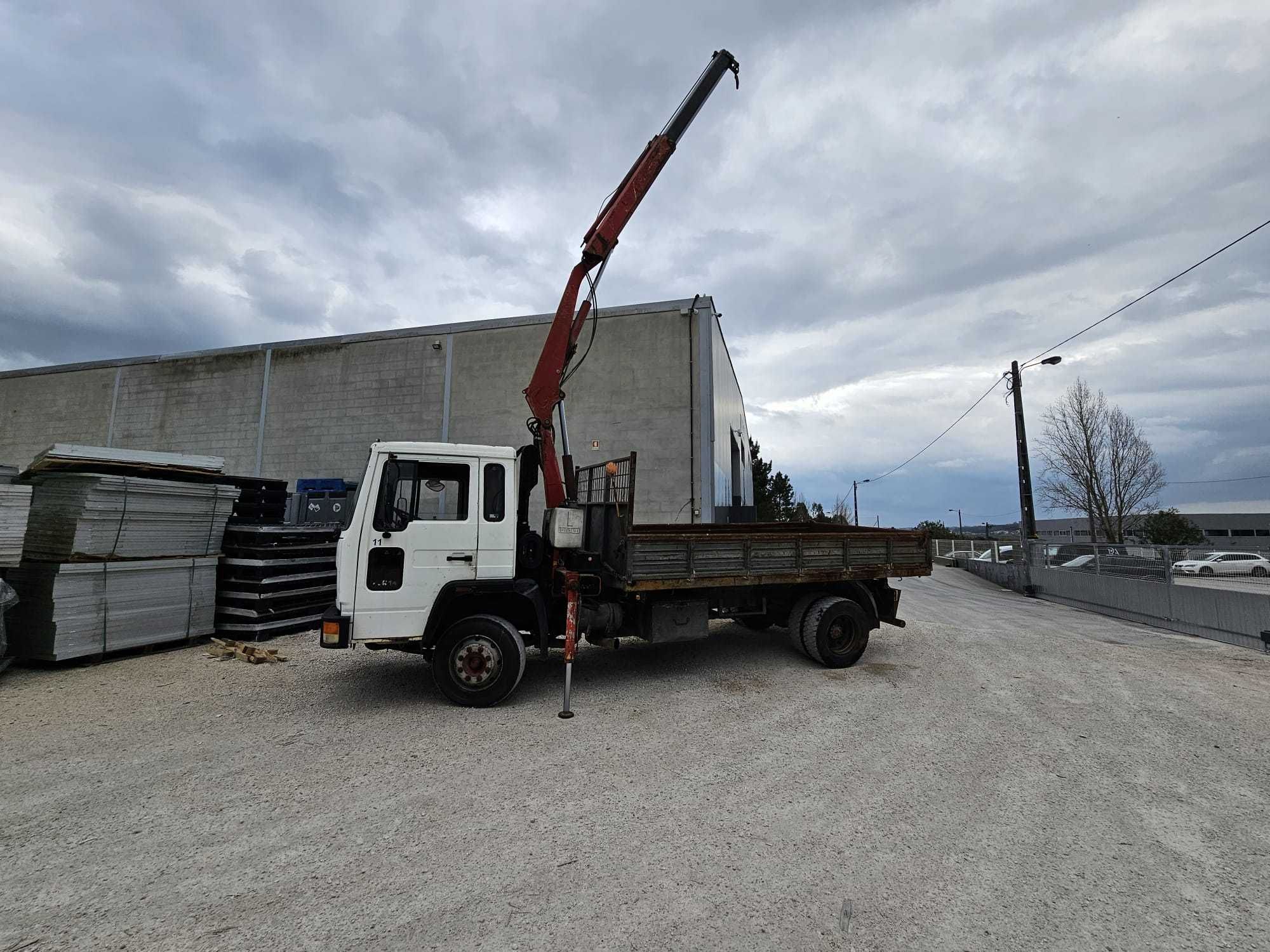 Volvo FL 6 com grua e báscula