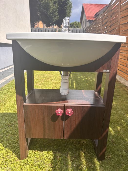 Szafka umywalka bateria umywalkowa