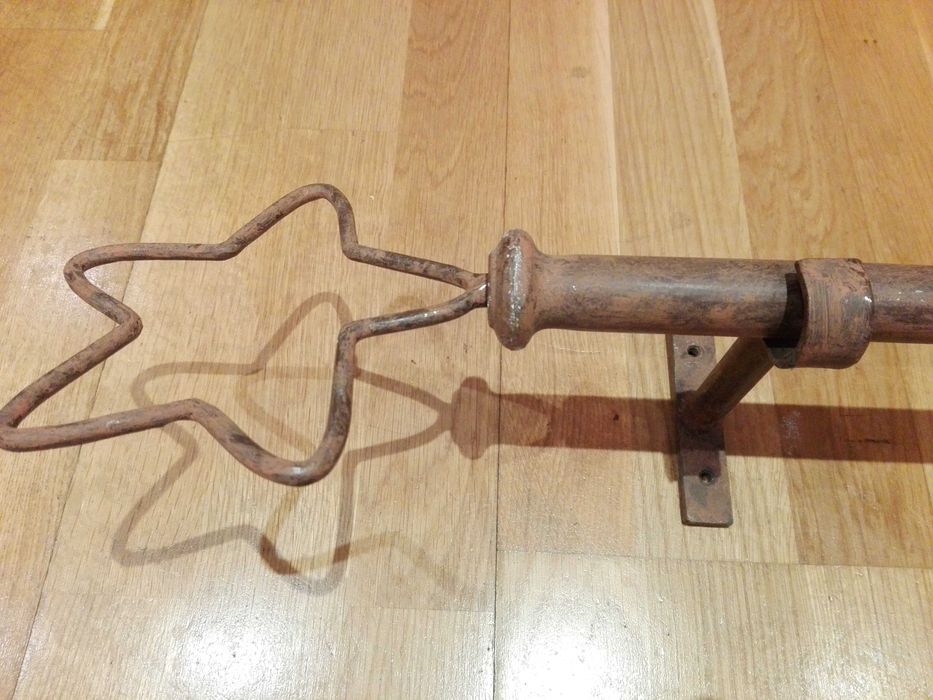 Varão, suportes e terminais em ferro, rústico