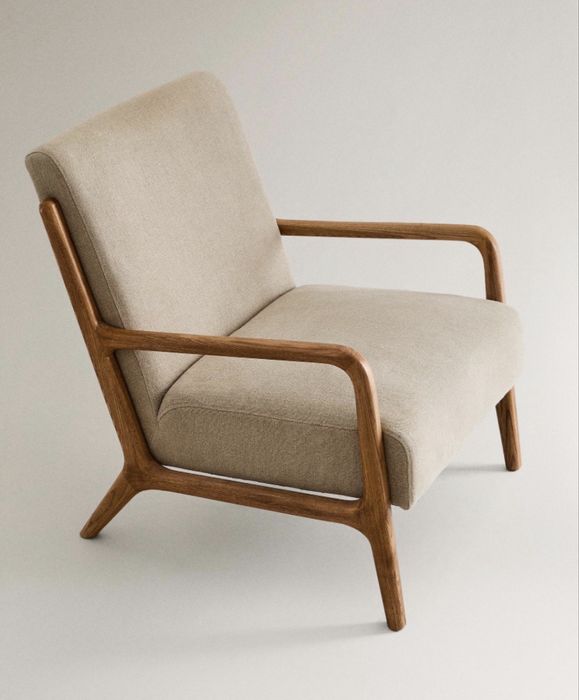 Poltrona Zara Home de madeira de freixo em linho branco creme