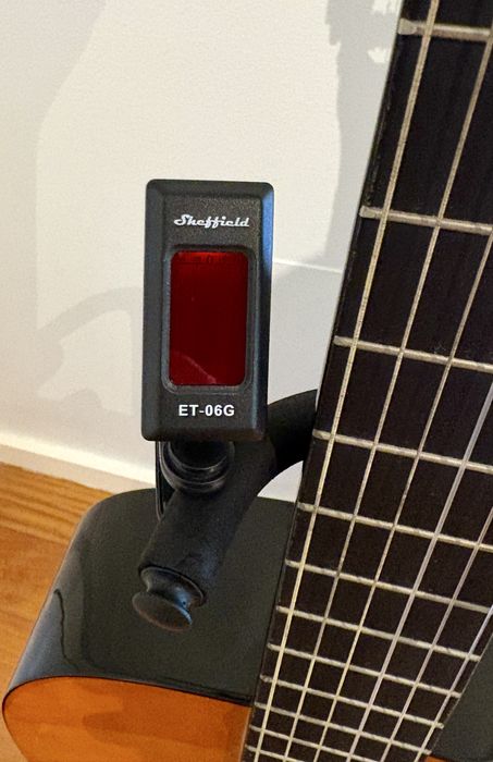 Guitarra classica + Saco + Suporte + afinador digital