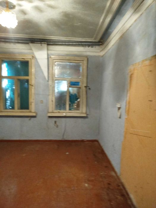 Продам 1 квартиру біля метро Спортивна