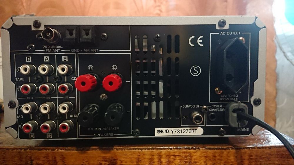 Ресівер YAMAHA  RX-E200