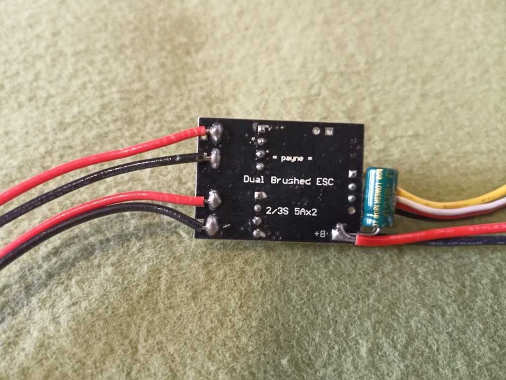 RC "Tank Chassis" com motores e  ESC