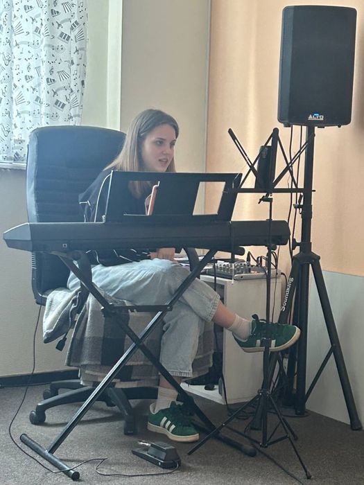 Вчитель вокалу | CVT EVT Професійний вокал