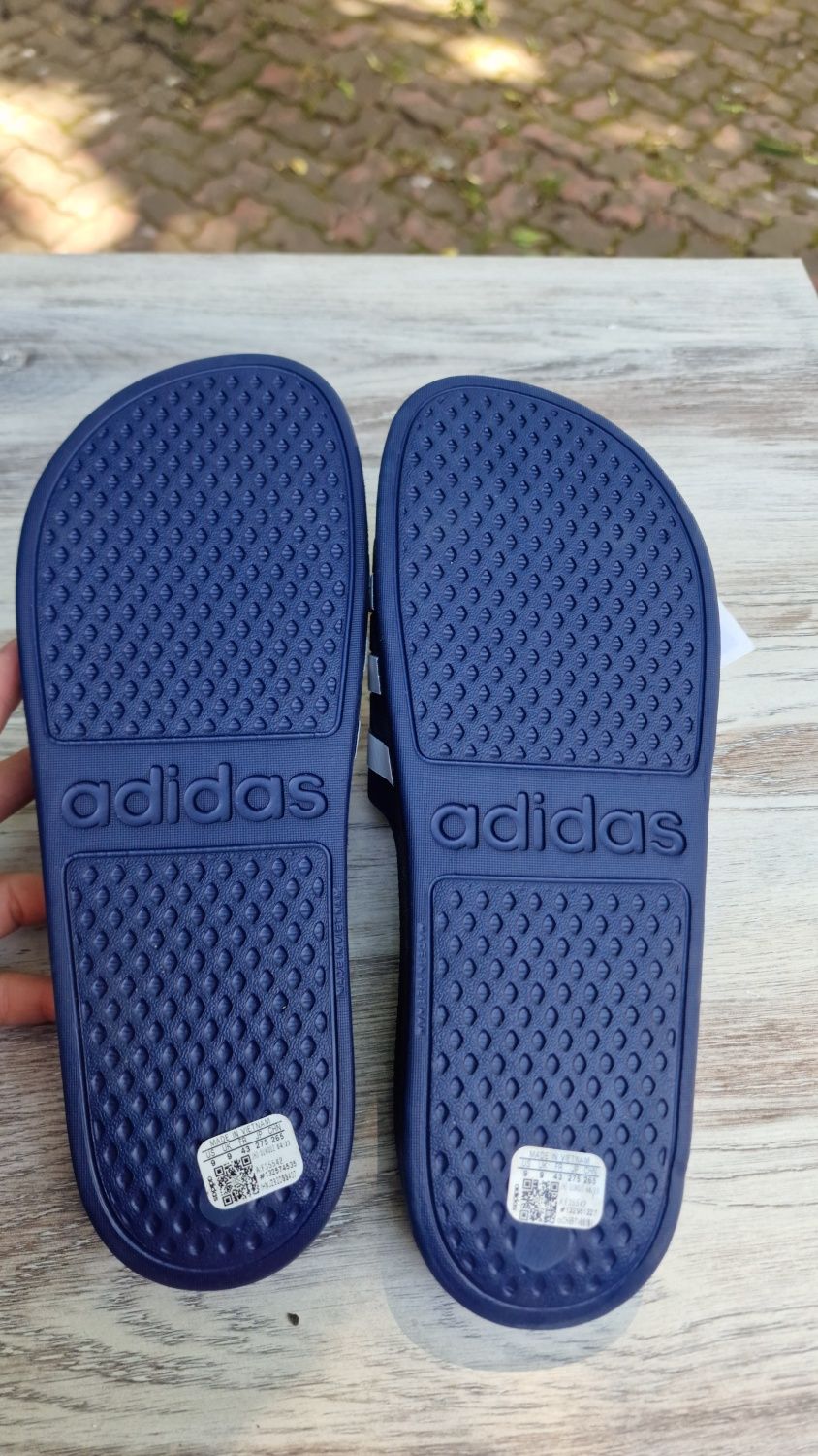 Adidas тапки   розмір 43
