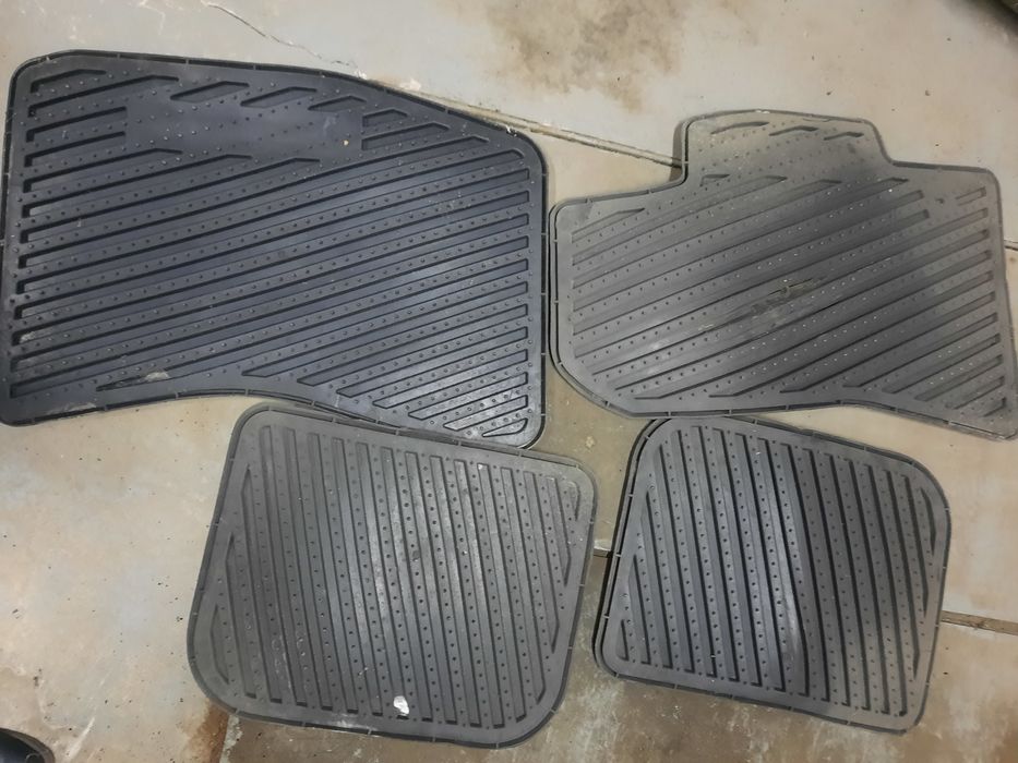 Резиновые коврики SUBARU TRIBECA