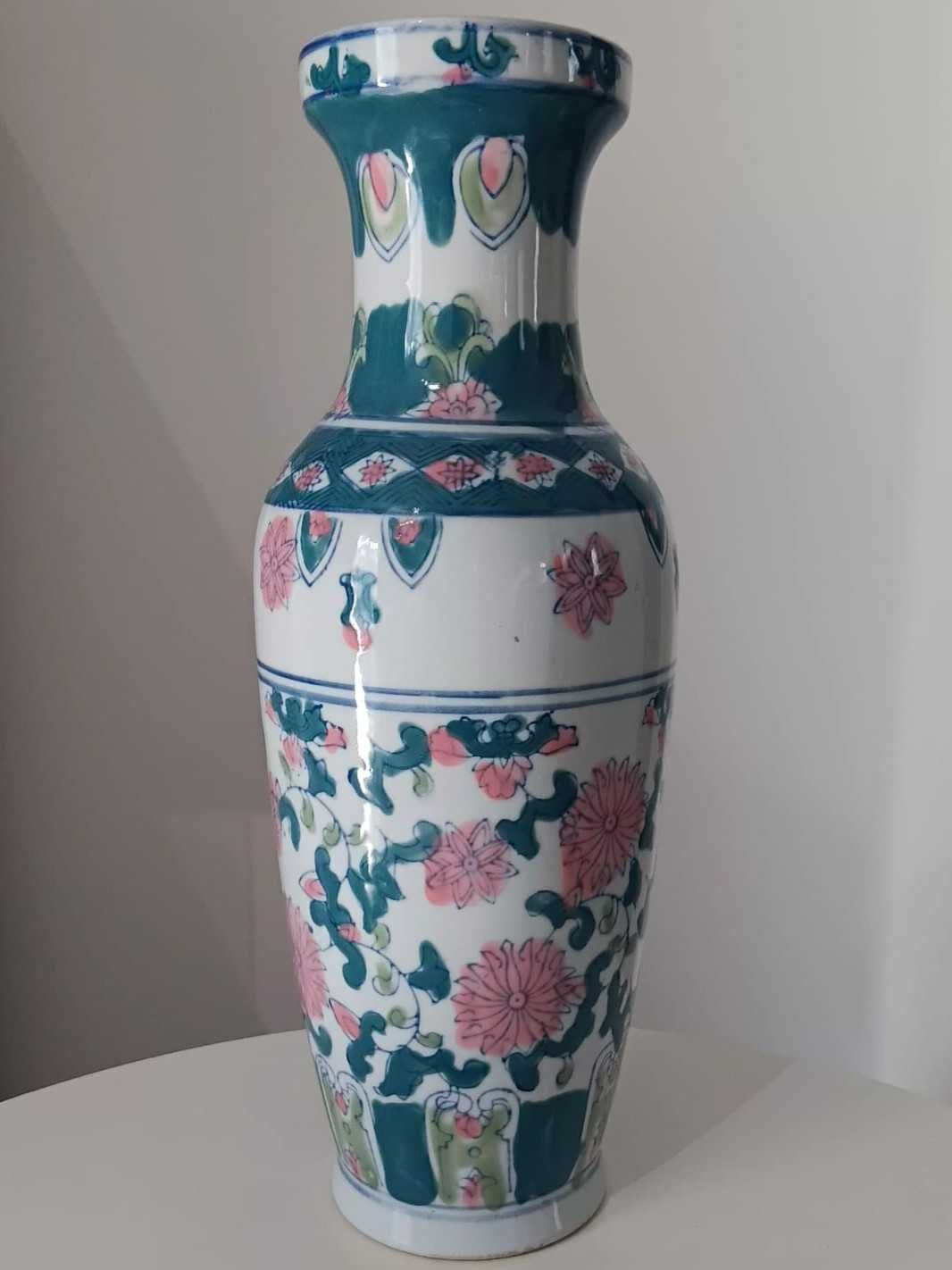 Jarra Floral - Decoração Elegante
