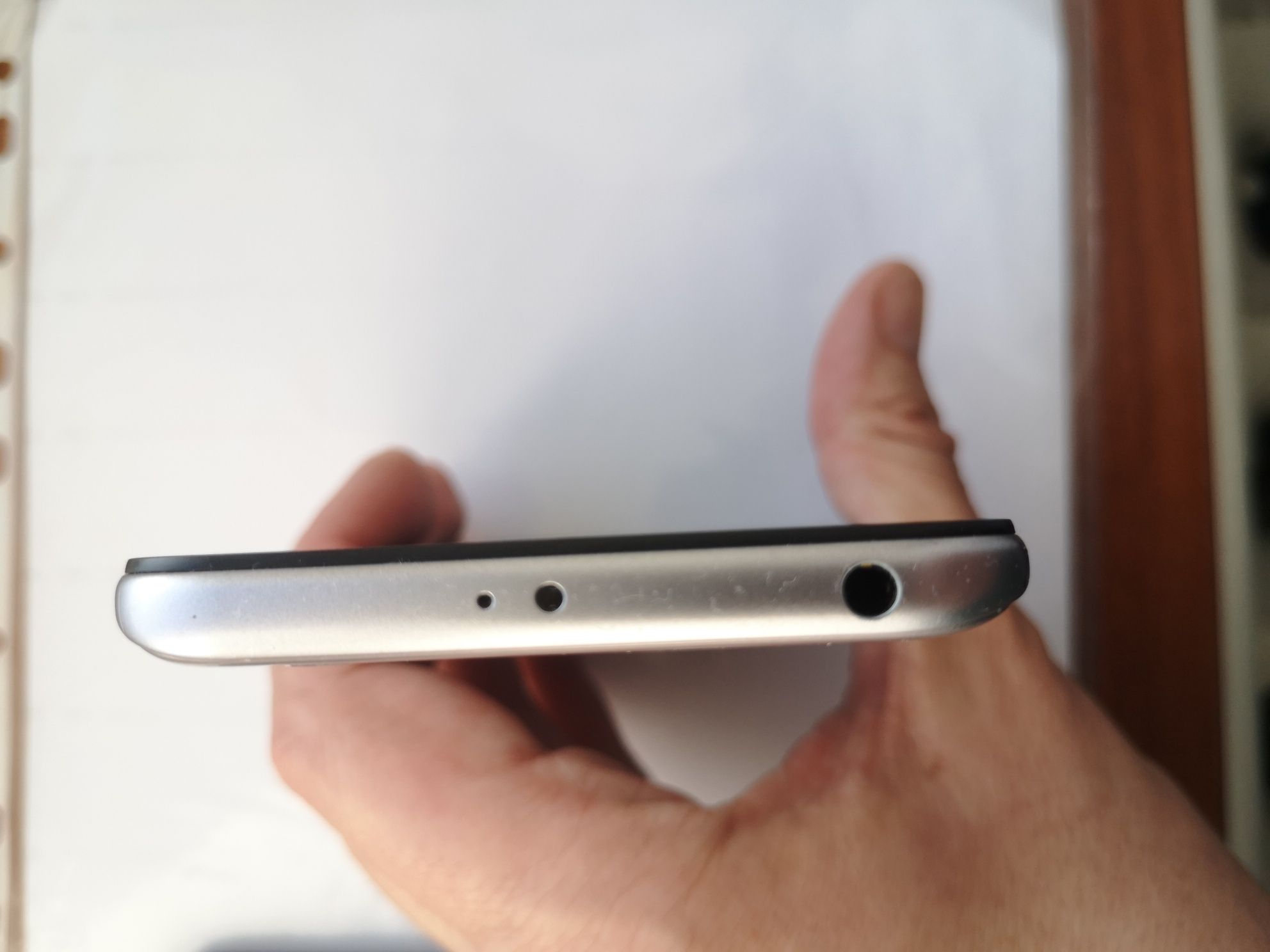 Смартфон Xiaomi Redmi 5a,IPS5',2sim+sd,2/16gbАндроїд8,13/5mp,gps,чохол