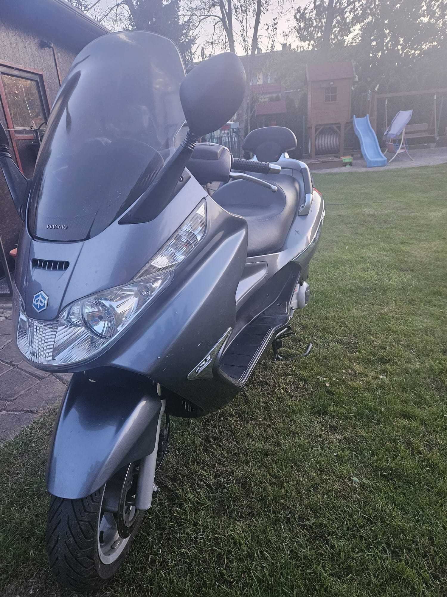 Skuter Piaggio X 8