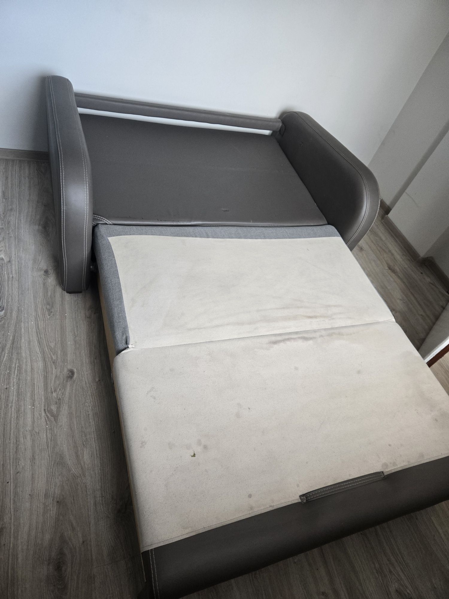 Sofa 2 osobowa rozkładana