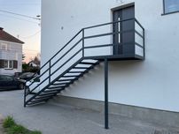 Schody stalowe metalowe zewnętrzne