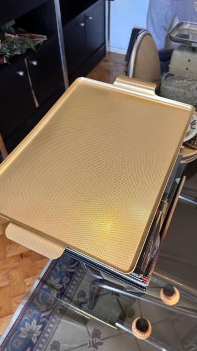 Bandeja em aluminio dourado