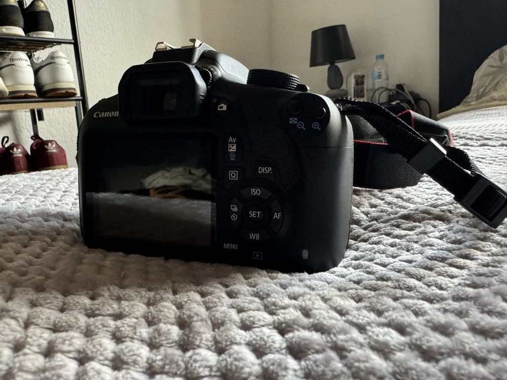 Canon EOS 1200d.