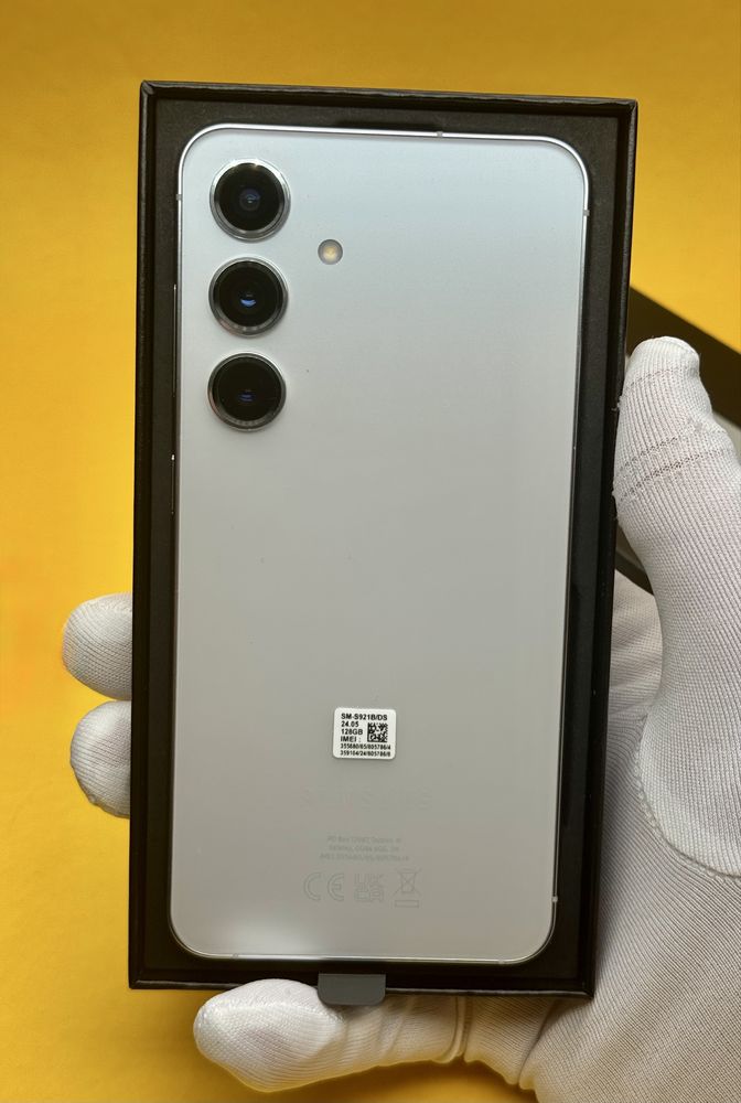 Samsung Galaxy S24 • 8/128GB • Гарантия • Новый • В наличии»