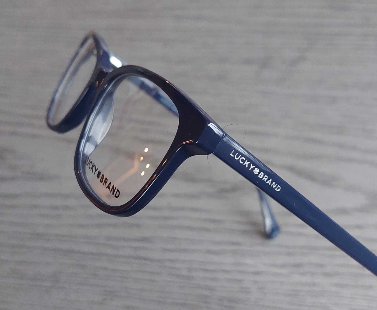 Klasyczne okulary unisex w kolorze granatowym DVD 504 od Lucky Brand!