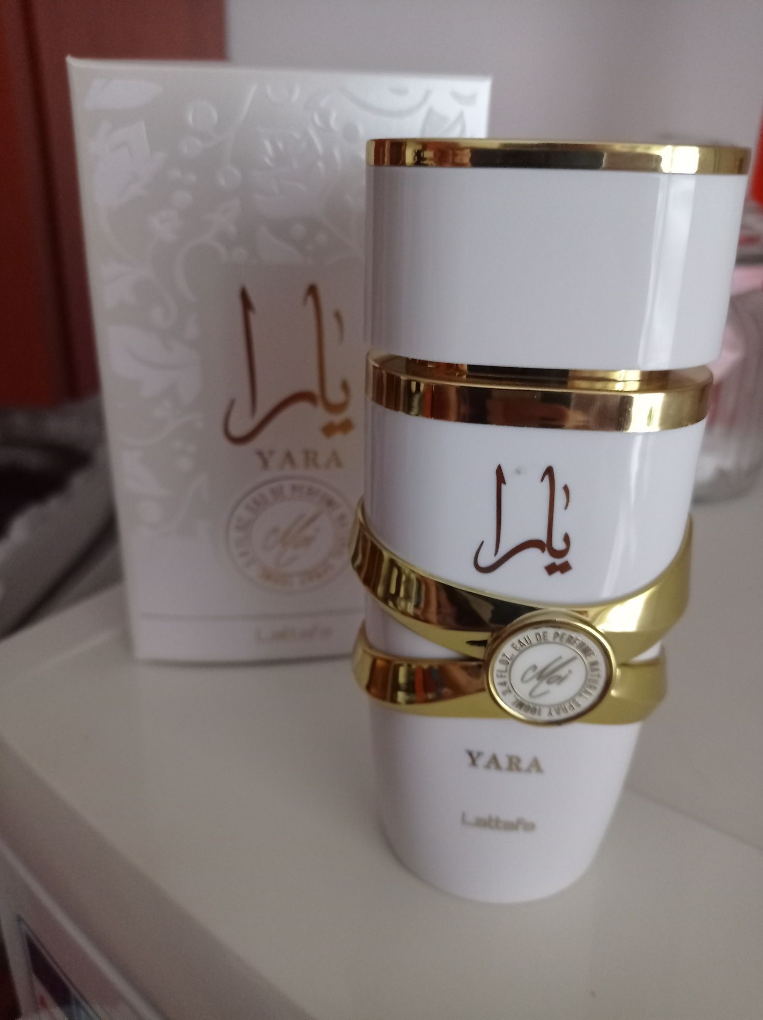 Perfumy lataffa Yara biała