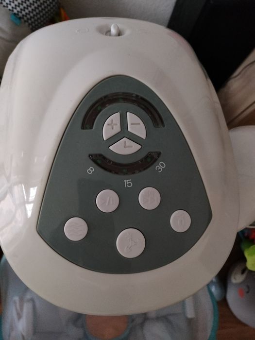 huśtawka niemowlęca elektryczna leżaczek bujaczek caretero