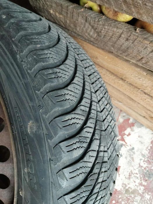 Opony wielosezonowe 205/55/16 plus felgi 5x108