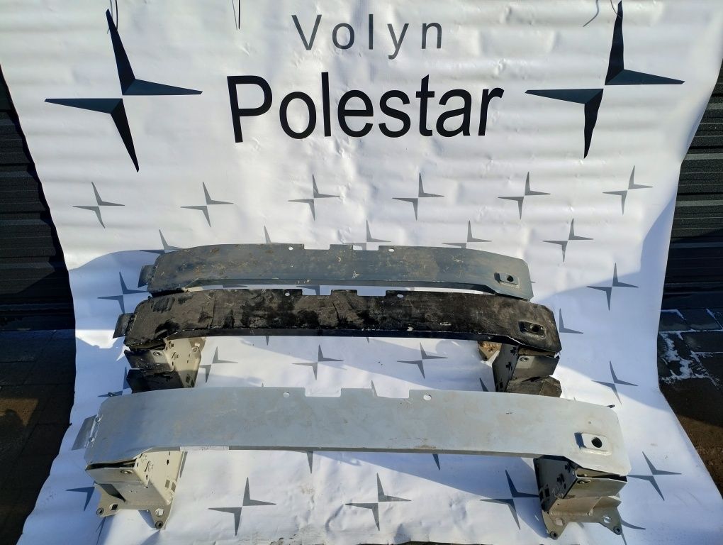 Усілітіль бампера Polestar 2