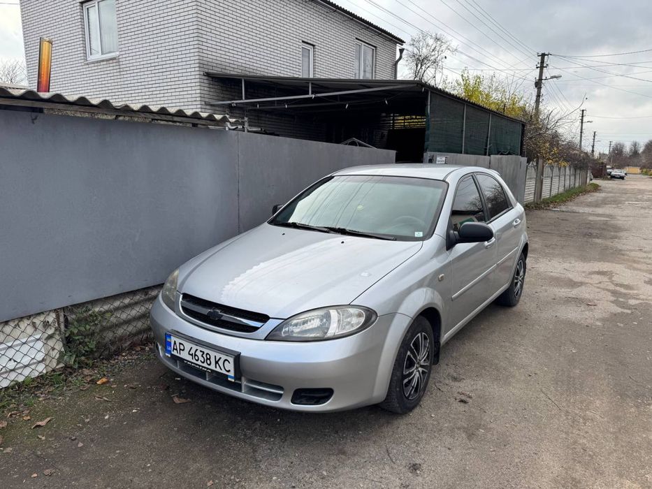 Продам авто шевроле лачеьи хечбэк