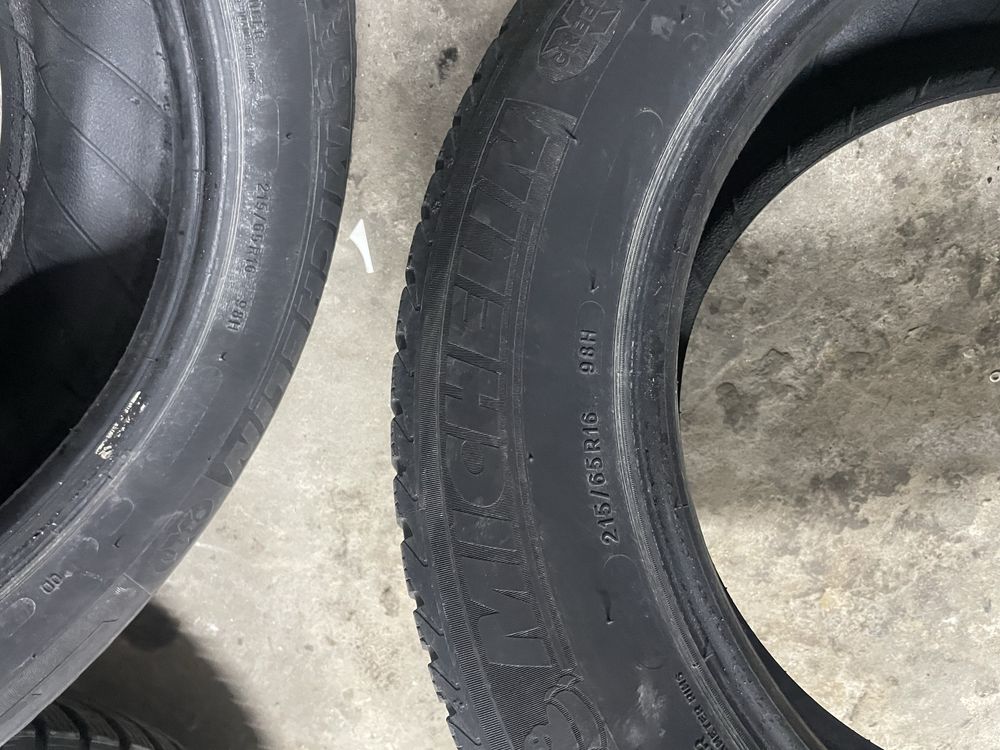 Комплект зимової резини 215/65/r16