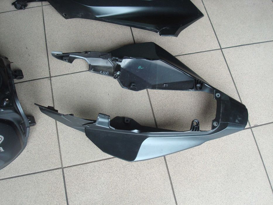 Honda CBR 650R 25r set przełączniki licznik kolektory chłodnica części