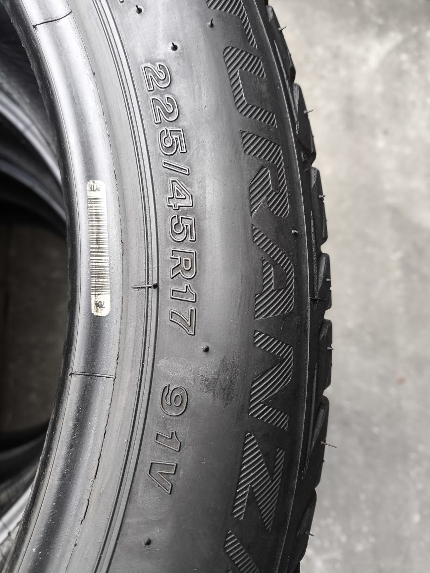 225/45/17 Bridgestone Turanza T005 Komplet