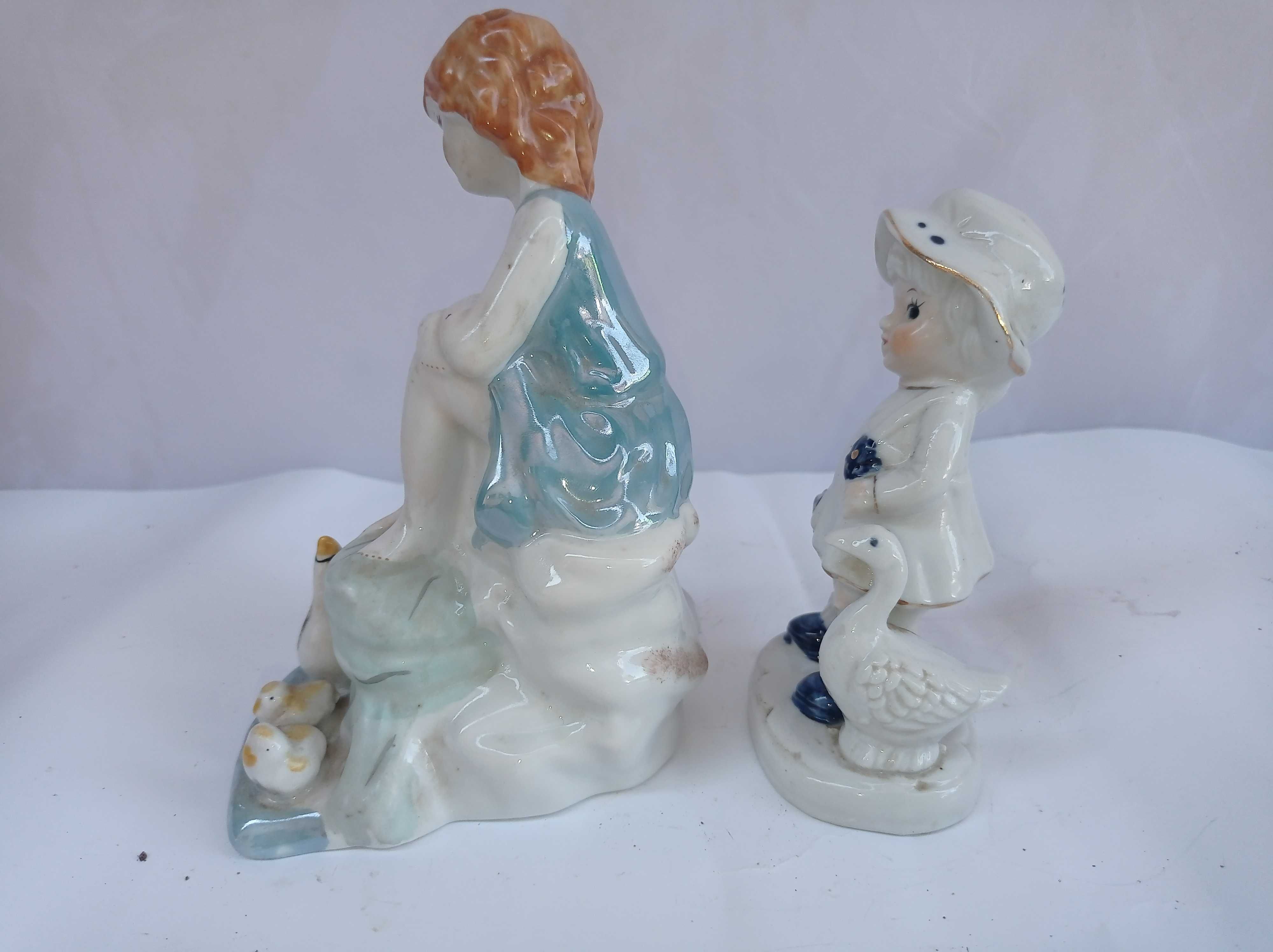 Piękne stare figurki - łabędzie - porcelana.