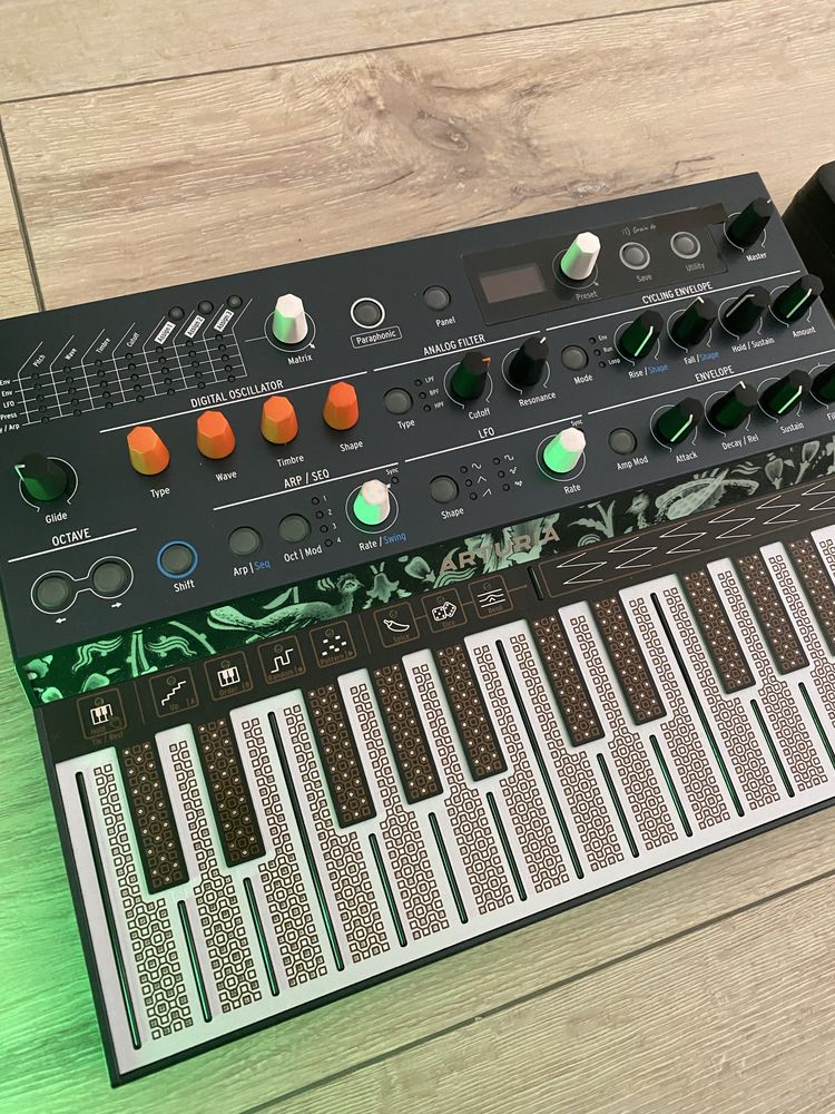 Sprzedam Analogowy Syntezator i walizka od firme ARTURIA
