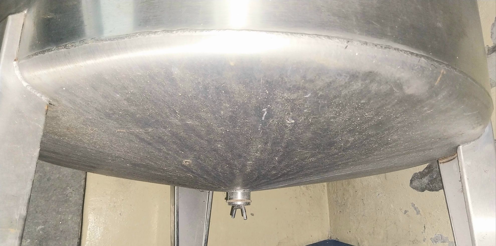 Cuba de 550L c/ nova , lavada e pronta a usar.Possibilidade de entrega