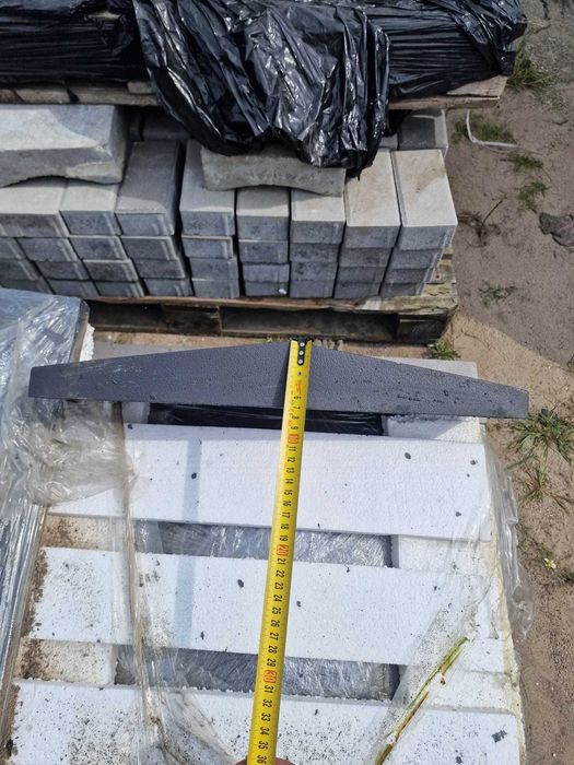 Daszek betonowy dwuspadowy ogrodzenie grafitowy