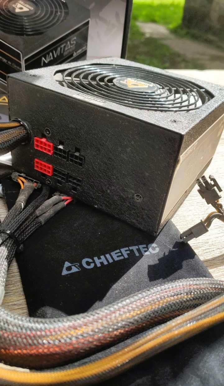 блокживлення 80+ Gold 1КВт 1000 Ват Navitas Chieftec 12B 1000Вт