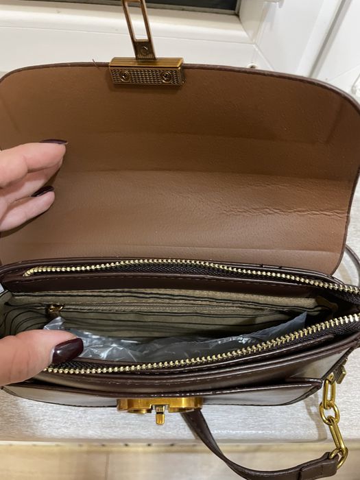 коричнева сумка-багет