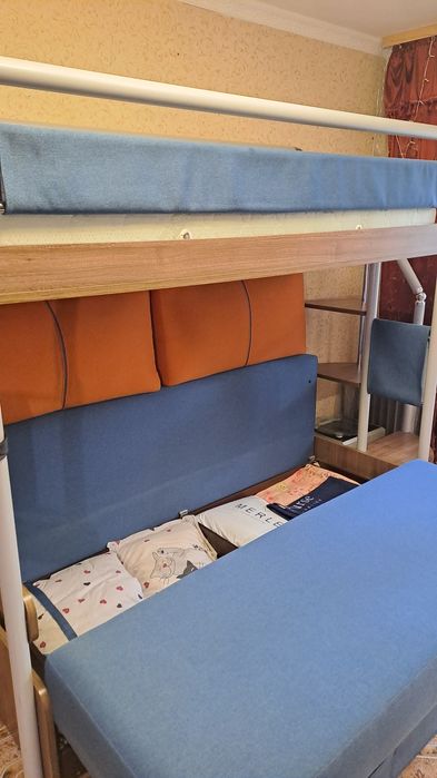 Продам двух ярусный  диван-кровать