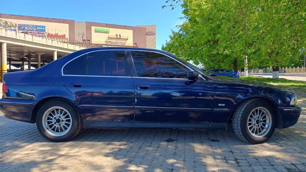 Продам  BMW- 528