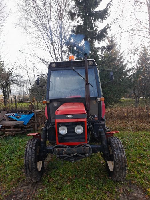 Zetor 7211  z  pługiem do odśnieżania