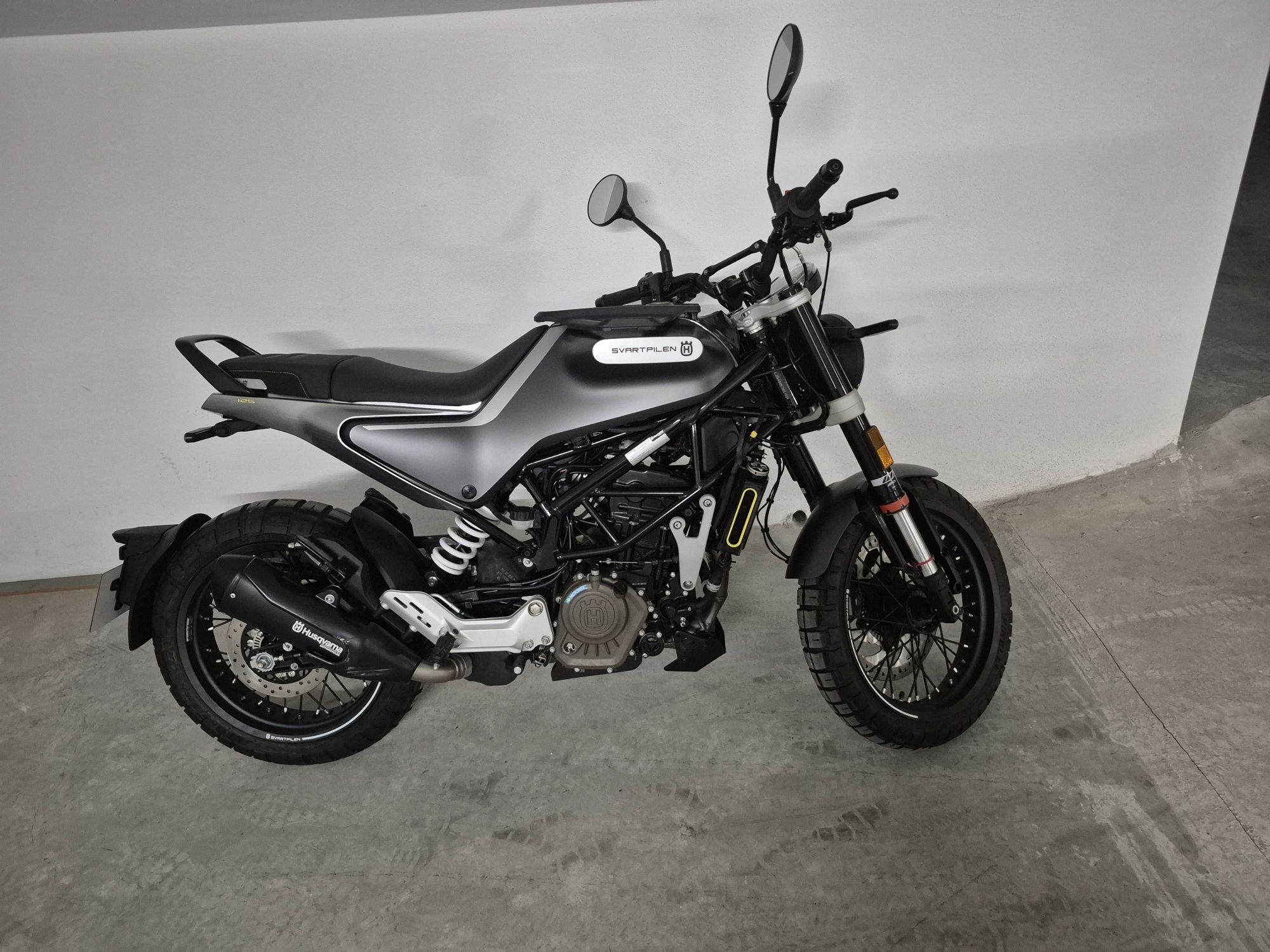 Husqvarna Svartpilen 125