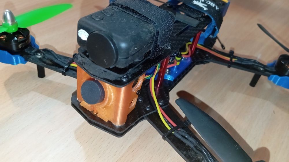 Dron na ramie ZMR 250 + Speedybee F405 40A aio zestaw z GPS +FPV