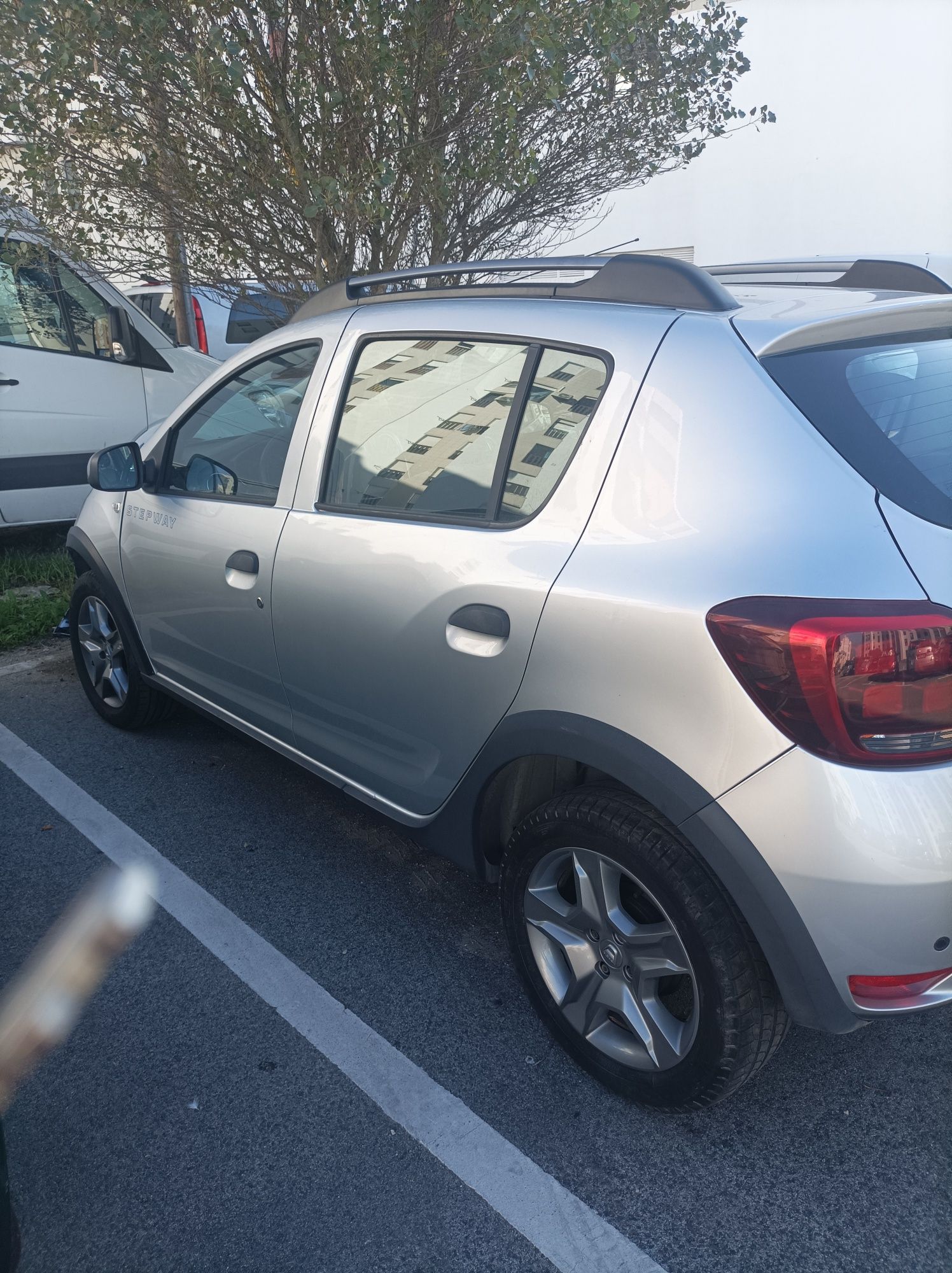 Dacia Sandero stepway 1.5dci acidentado