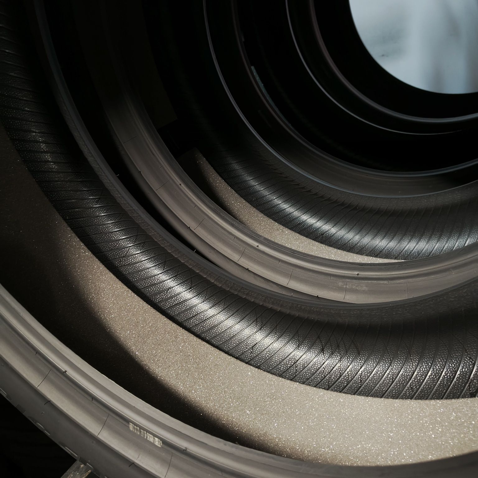 225/55/18 Sprzedam komplet opon letnich Hankook
