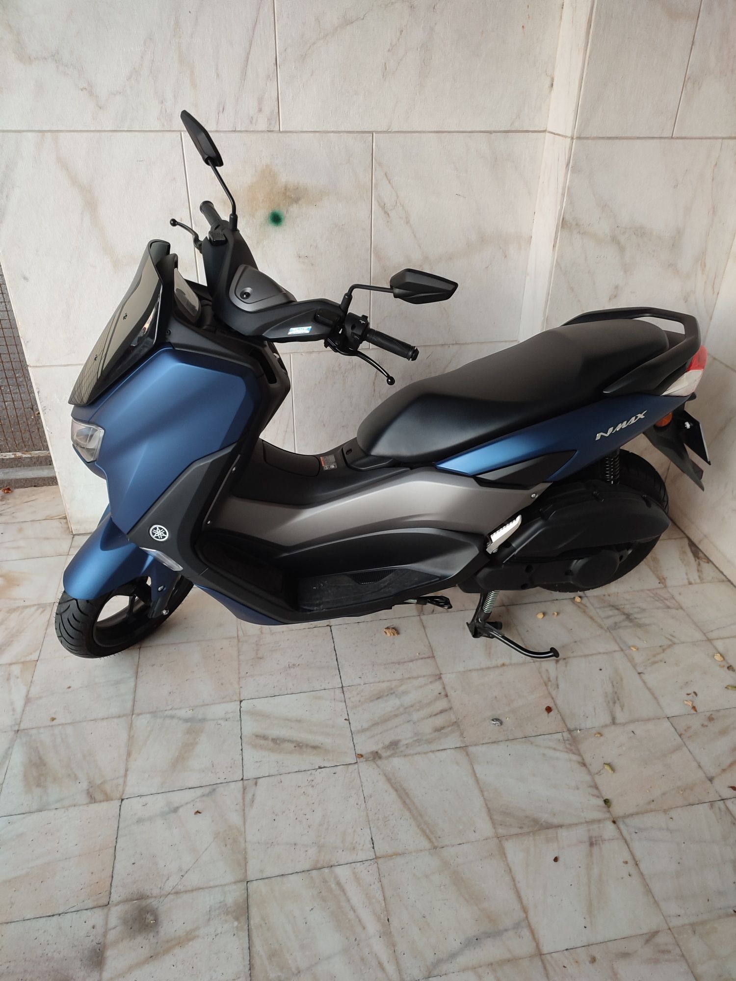 Nmax praticamente nova