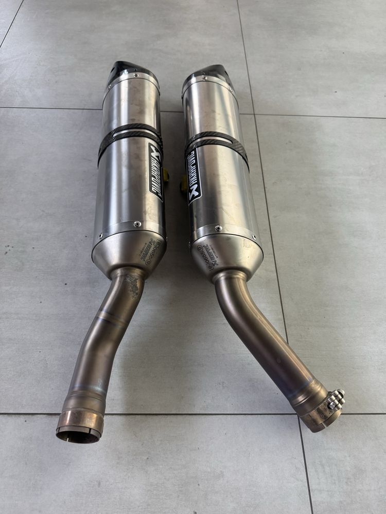 Продам прямоток глушник Akrapovic my10so8hd Yamaha R1